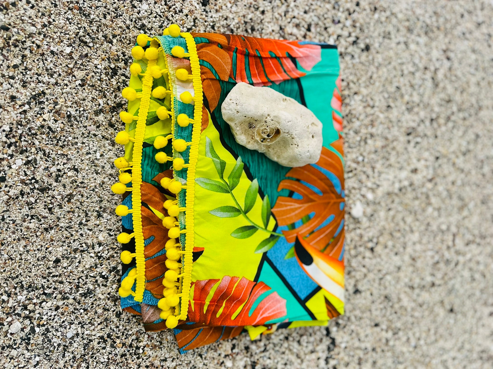 Tucano Amarelo, Sarong