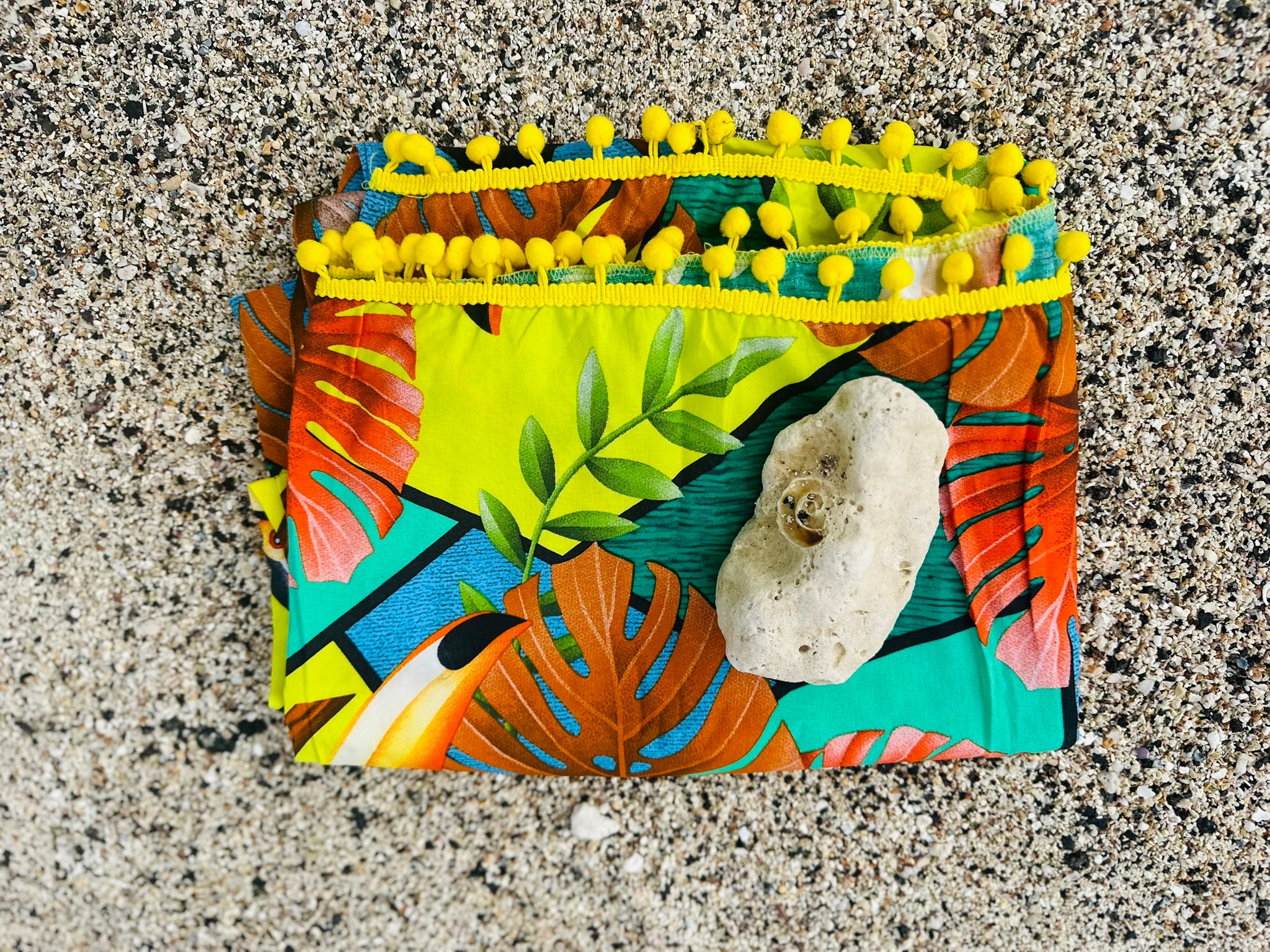 Tucano Amarelo, Sarong
