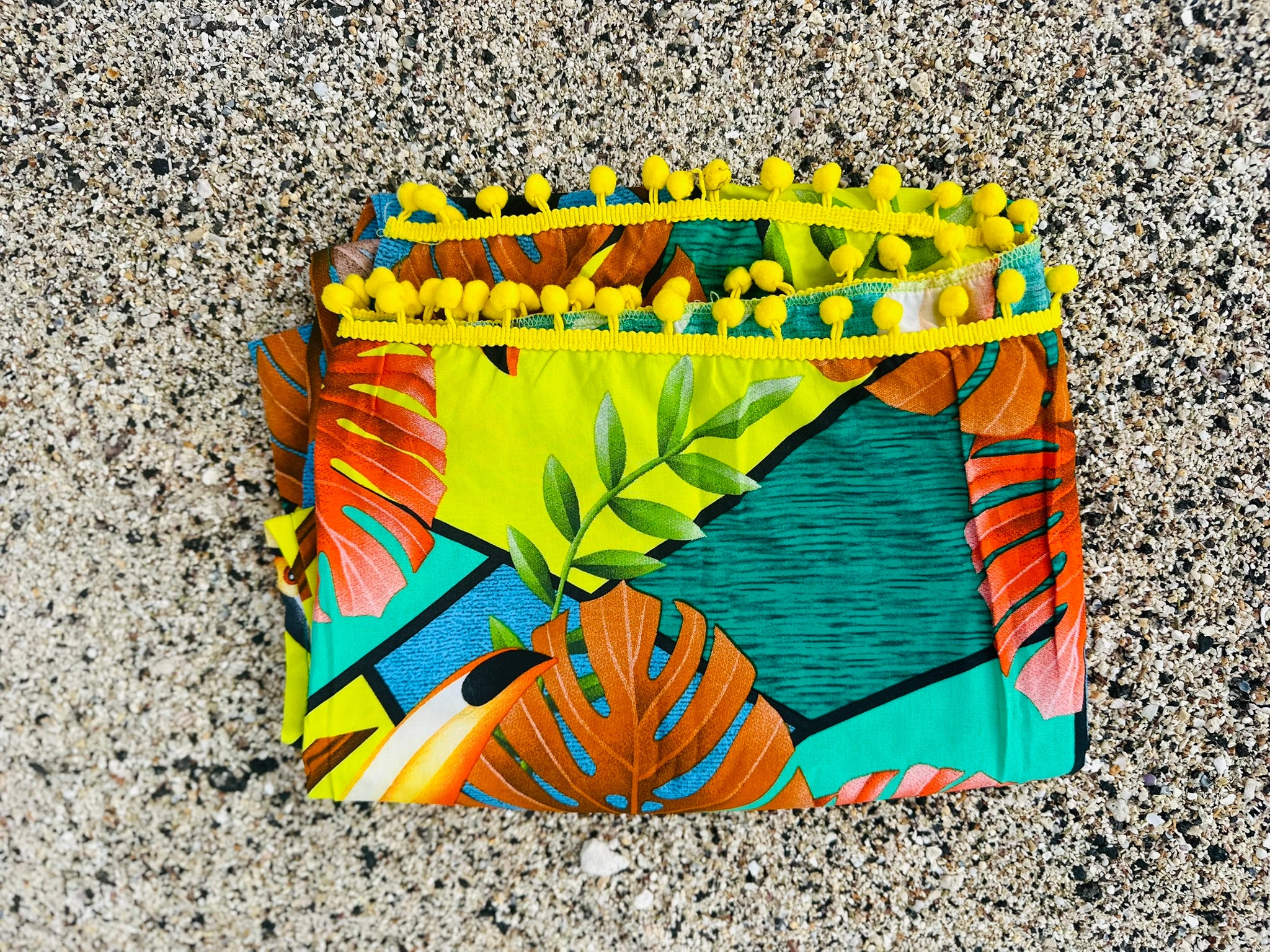 Tucano Amarelo, Sarong