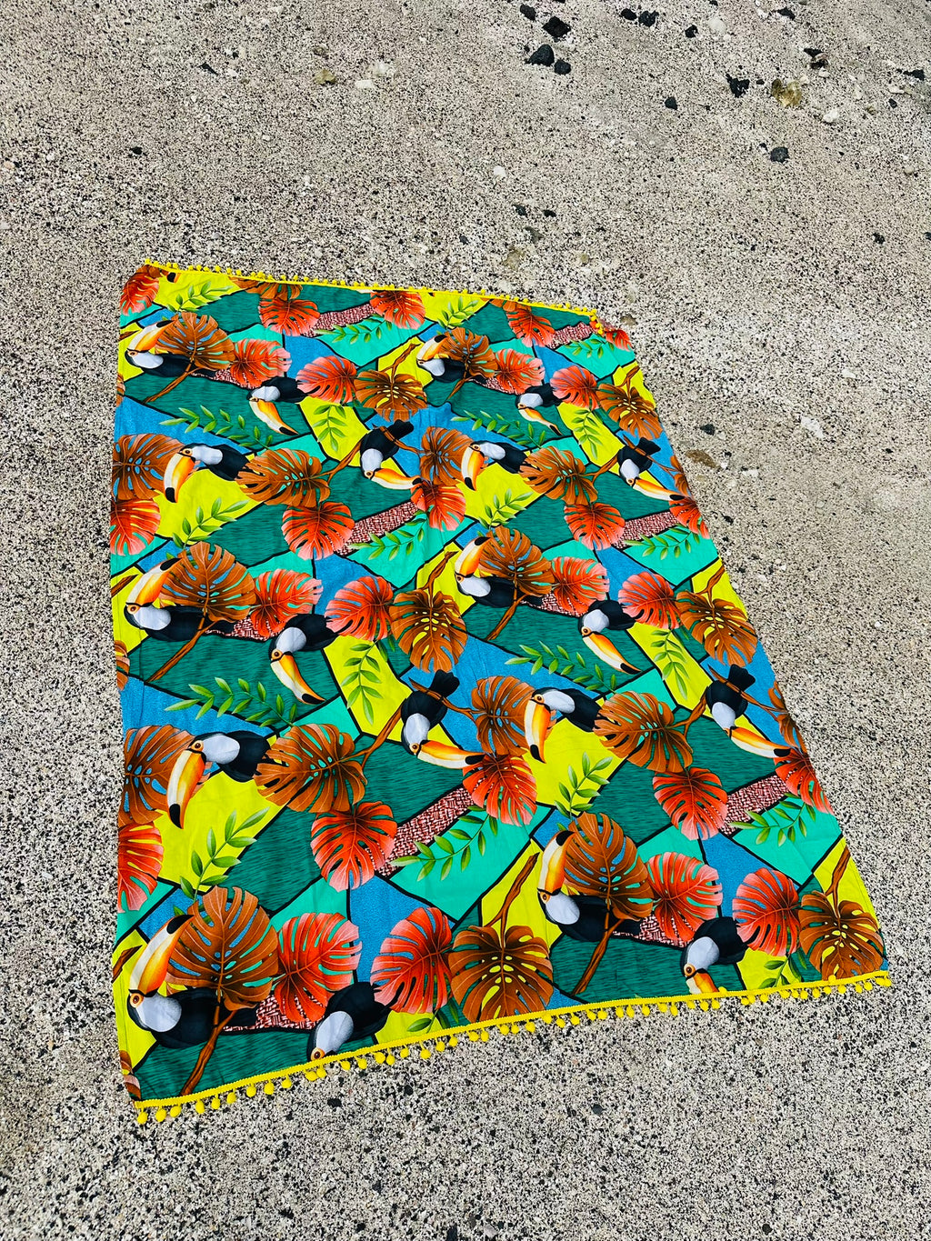 Tucano Amarelo, Sarong