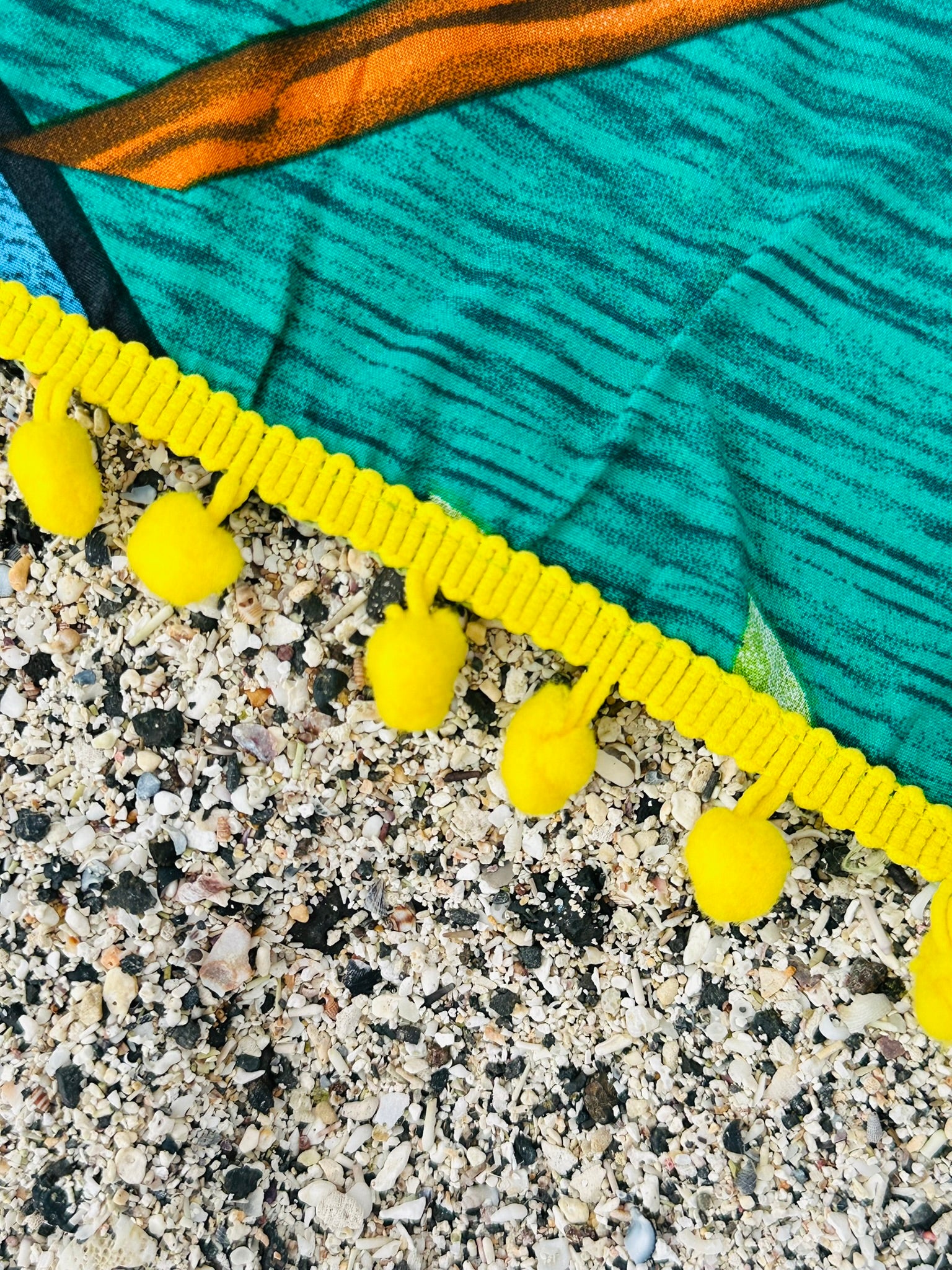 Tucano Amarelo, Sarong